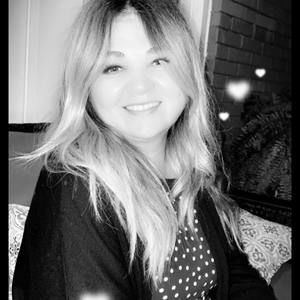 Meet your Posher, Daniela